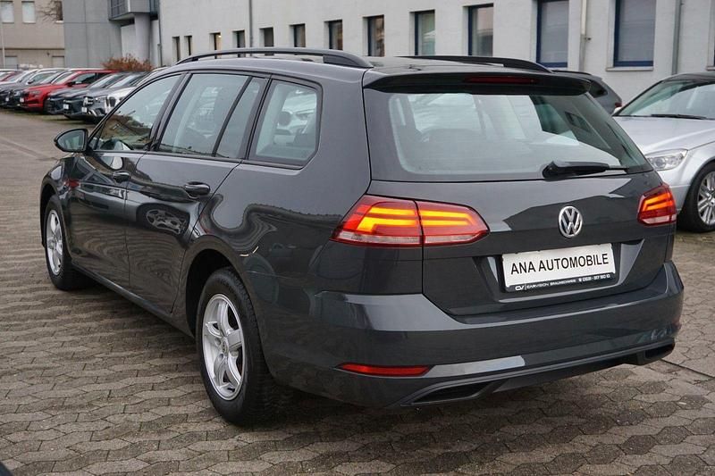 Gebraucht VW Golf VII 116 PS (85 kW) 2019 Grau Kombi