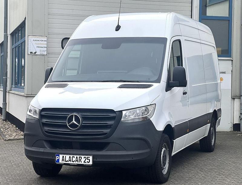 Używany Mercedes Sprinter 163 KM (119 kW) 2019 Biały Van