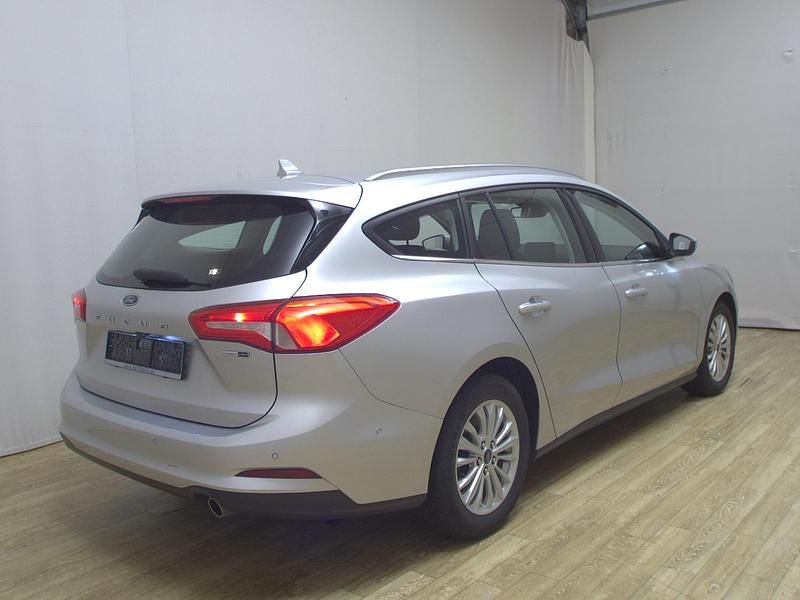 Gebraucht Ford Focus Titanium 125 PS (91 kW) 2021 Grau Kombi