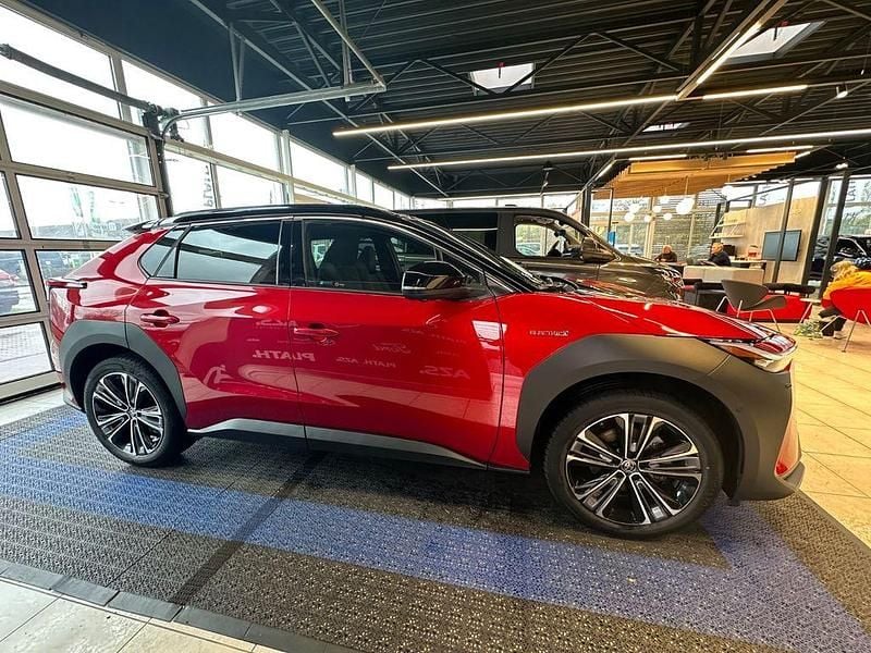 Gebraucht Toyota bZ4X 150 kW (204 PS) 2023 Rot SUV