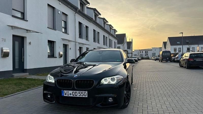 Gebraucht BMW 550 Sport Line 449 PS (330 kW) 2015 Schwarz Limousine
