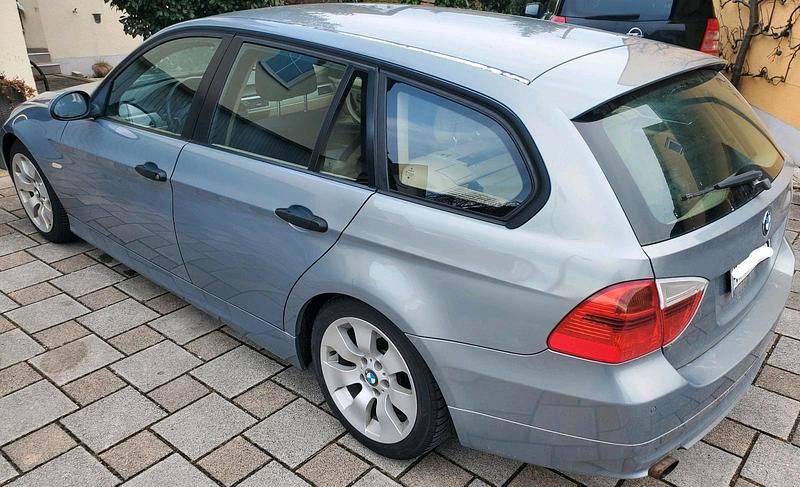 Gebraucht BMW 320 150 PS (110 kW) 2006 Grau Kombi