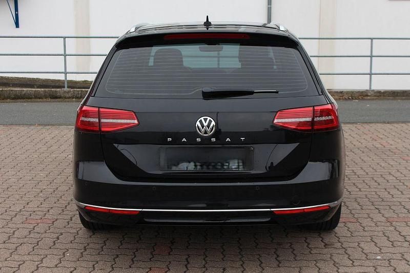 Gebraucht VW Passat Highline 150 PS (110 kW) 2018 Schwarz Kombi