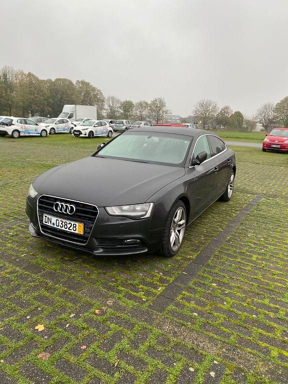 Schwarz Gebraucht 2013 Audi A5 Sportback Sport Kleinwagen | 10.900 € (Guter Preis) - Bild 1/4