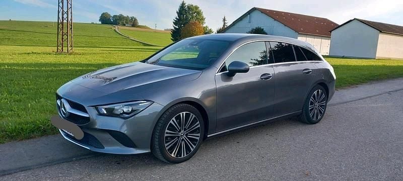 Grau Gebraucht 2020 Mercedes CLA180 Limousine | 23.000 € (Guter Preis) - Bild 1/4