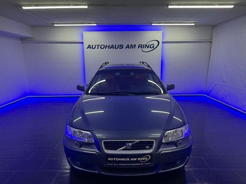 Grau Gebraucht 2005 Volvo V70 Kombi | 14.999 € - Bild 1/4