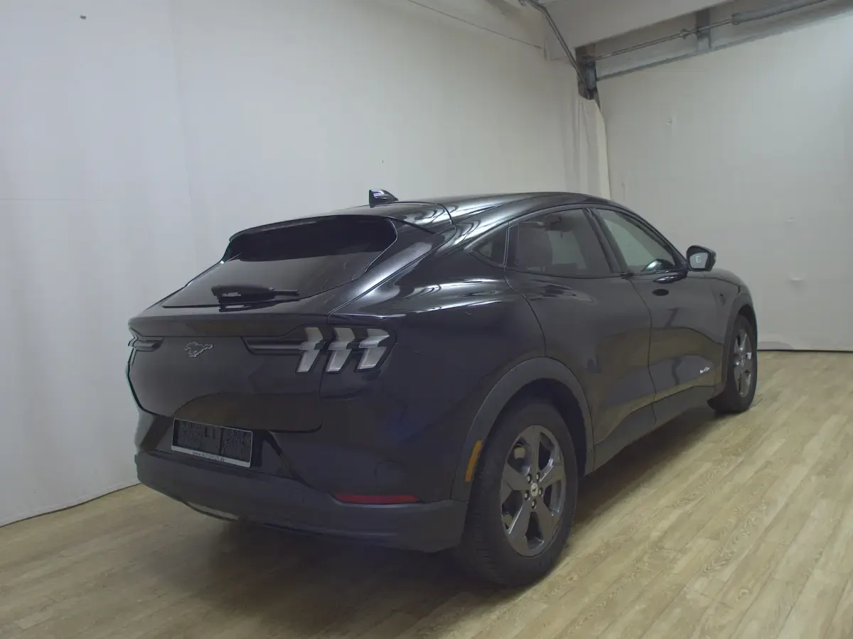 Gebraucht Ford Mustang Mach-E 220 kW (300 PS) 2022 Schwarz SUV