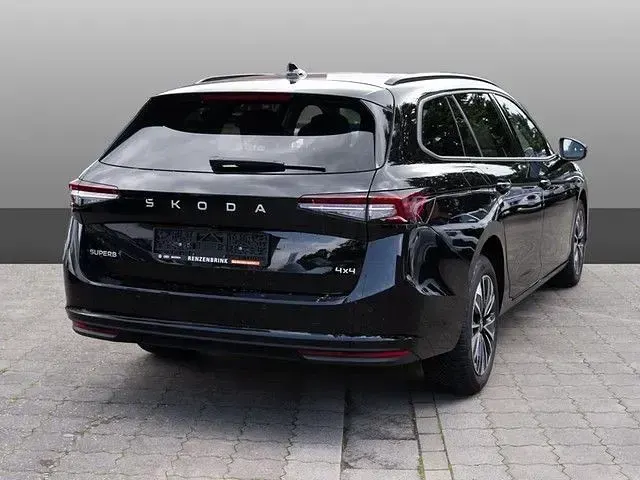 Gebraucht Skoda Superb Selection 265 PS (194 kW) 2025 Schwarz Kombi