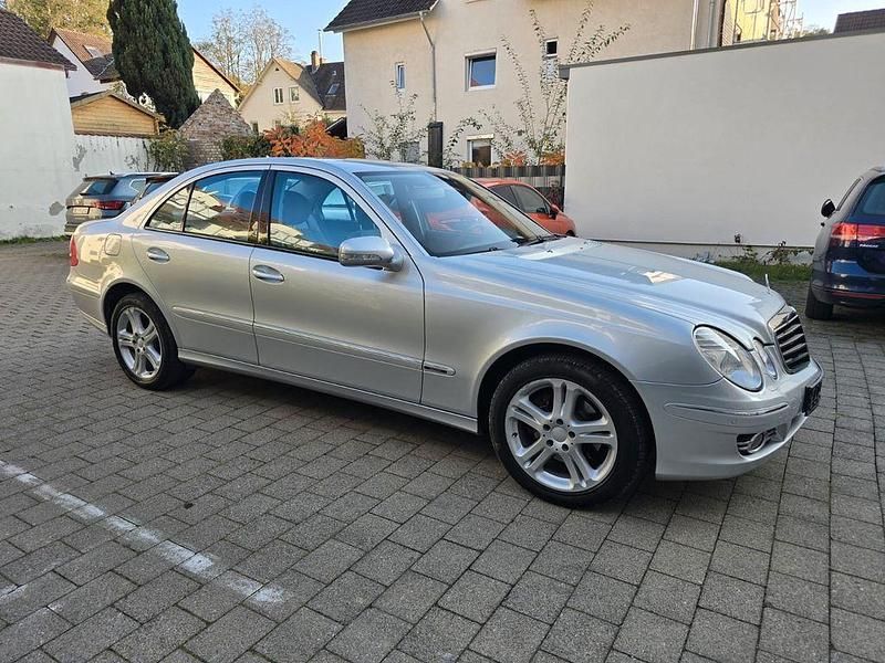 Gebraucht Mercedes E320 224 PS (164 kW) 2007 Silber Limousine