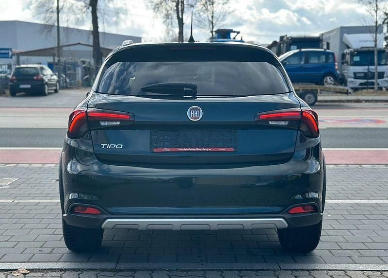 Gebraucht Fiat Tipo Cross 101 PS (74 kW) 2022 Grün Limousine