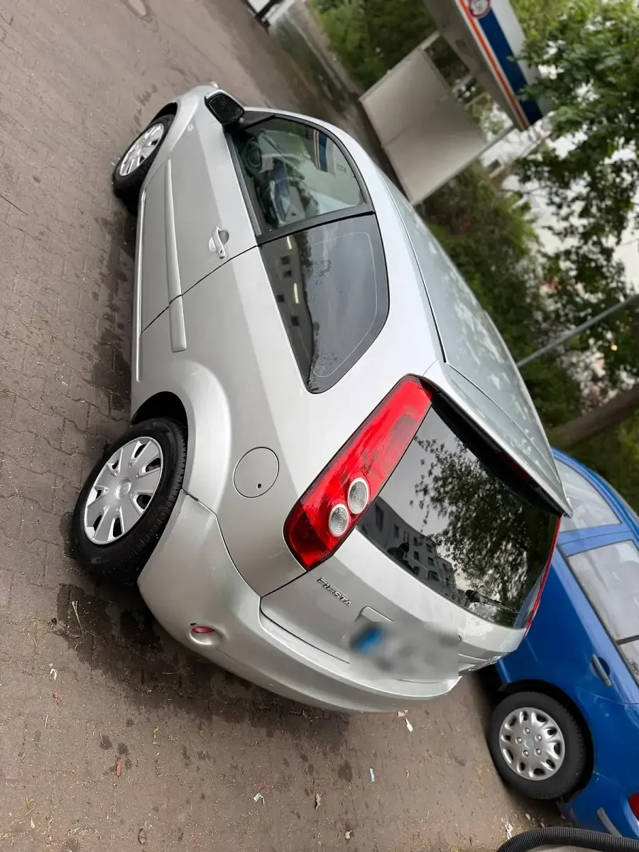 Gebraucht Ford Fiesta 2008 Silber Kleinwagen