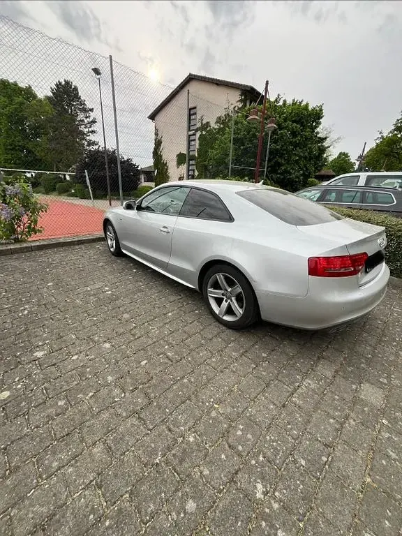 Second-hand Audi A5 S-Line 170 CP (125 kW) 2011 Argintiu Coupe