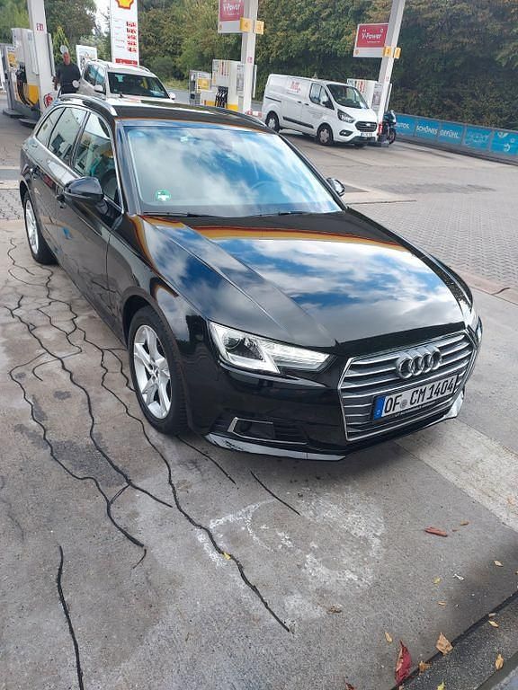 Gebraucht Audi A4 150 PS (110 kW) 2018 Schwarz Kombi