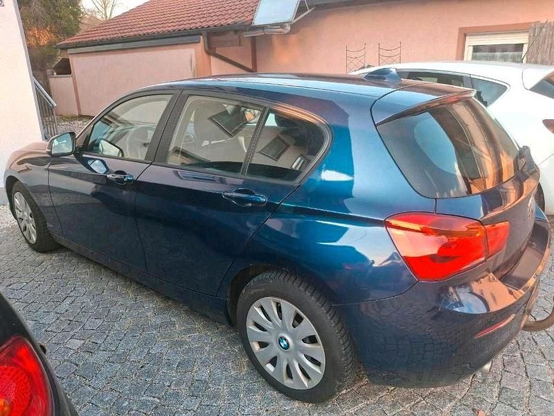 Gebraucht BMW 116 Advantage 116 PS (85 kW) 2017 Blau Kleinwagen