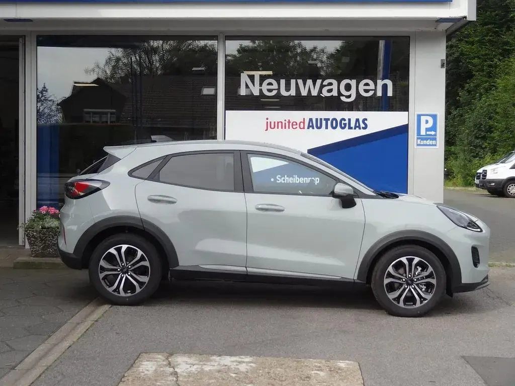 Nouă Ford Puma Titanium 125 CP (91 kW) 2026 Gri SUV