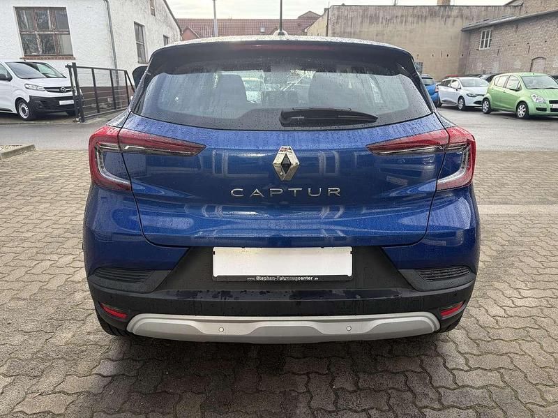 Gebraucht Renault Captur Business 91 PS (66 kW) 2022 Tiefseeblaumet. SUV
