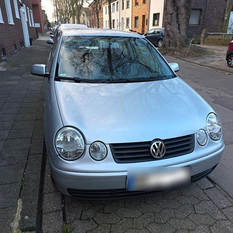 Gebraucht VW Polo Basis 64 PS (47 kW) 2003 Silber Kleinwagen