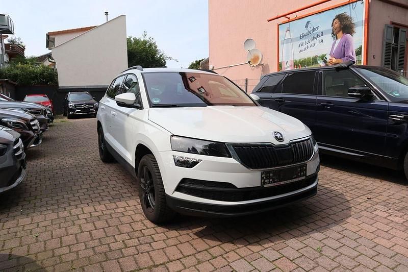 Weiß Gebraucht 2021 Skoda Karoq Ambition SUV | 19.700 € (Superpreis) - Bild 1/4