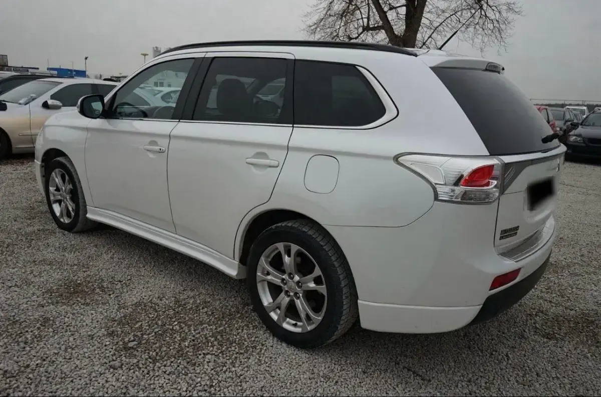 Gebraucht Mitsubishi Outlander Instyle 150 PS (110 kW) 2013 Weiß SUV