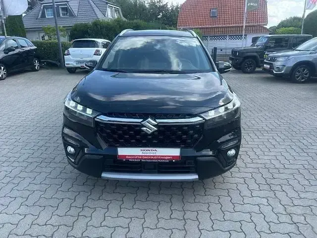 Gebraucht Suzuki SX4 S-Cross Comfort 129 PS (94 kW) 2023 Schwarz SUV