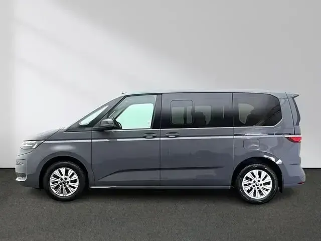 Używany VW Multivan Basis 136 KM (100 kW) 2022 Szary Minivan