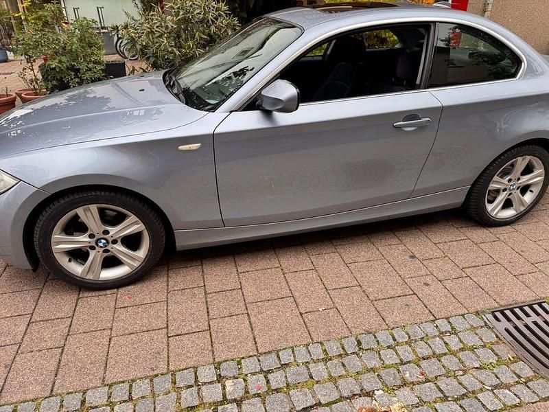 Blau Gebraucht 2008 BMW 125 Kleinwagen | 9.850 € (Superpreis) - Bild 1/4