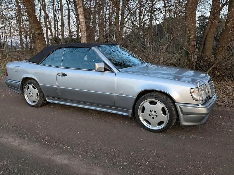 Gebraucht Mercedes E320 AMG 224 PS (164 kW) 1993 Silber Cabrio