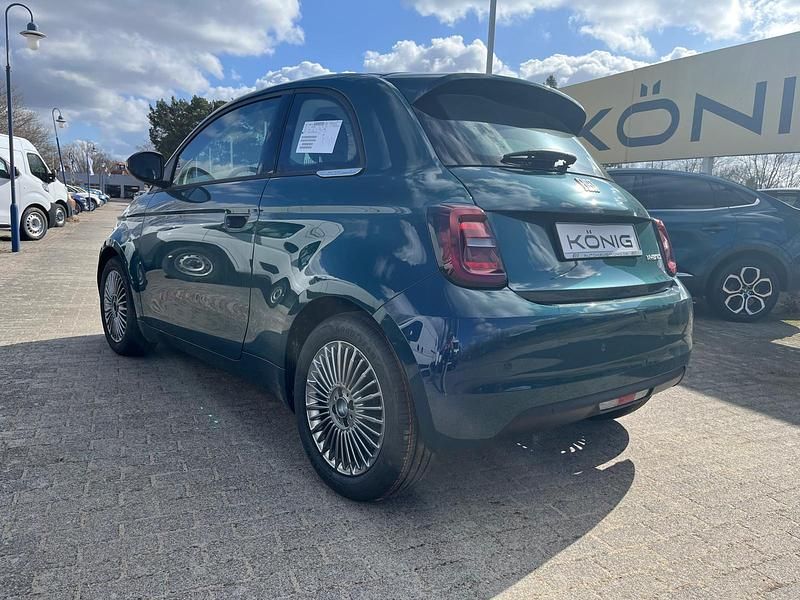 Neu Fiat 500 65 PS (47 kW) 2026 Grün Kleinwagen