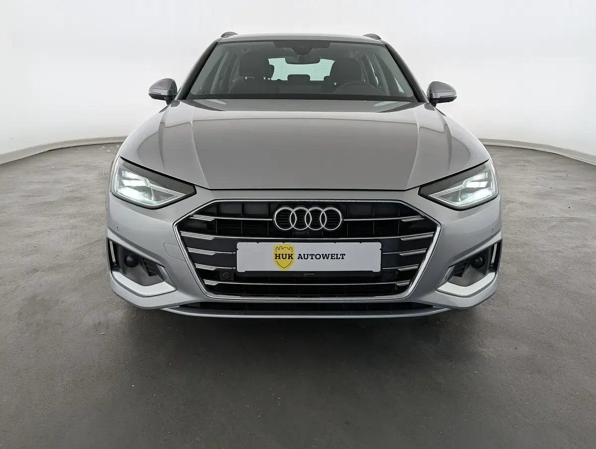 Gebraucht Audi A4 Advanced 163 PS (119 kW) 2024 Florettsilber metallic Kombi