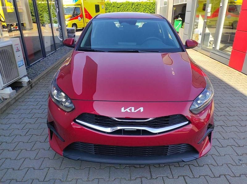 Nowe Kia Ceed 140 KM (102 kW) 2026 Czerwony Hatchback