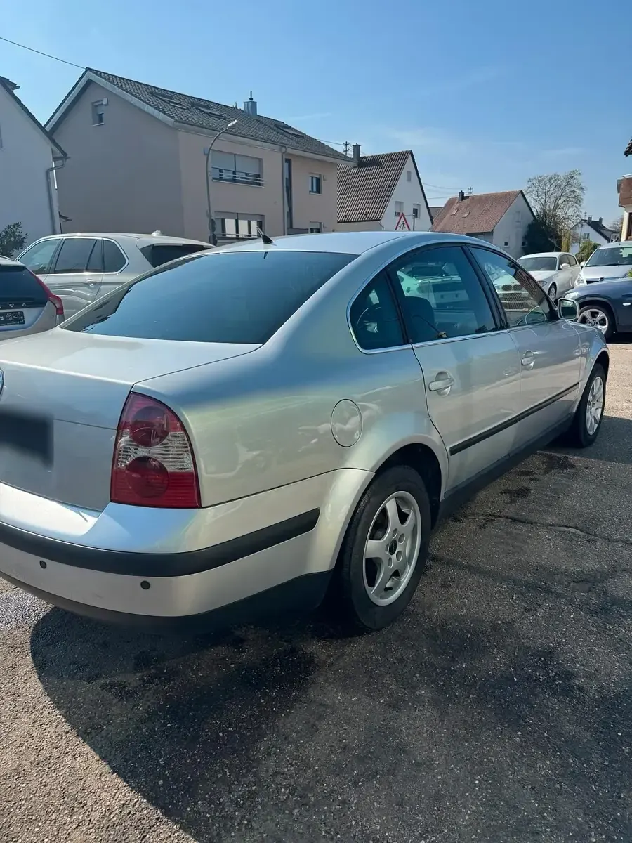 Gebraucht VW Passat 102 PS (75 kW) 2003 Grau Limousine
