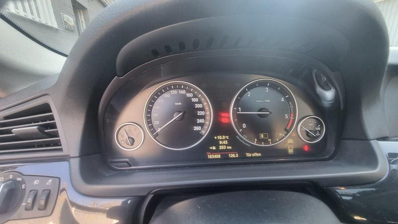 Gebraucht BMW 520 184 PS (135 kW) 2010 Blau Kombi