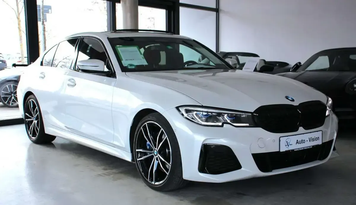 Używany BMW M340 Performance 340 KM (250 kW) 2022 Biały Sedan/Limuzyna