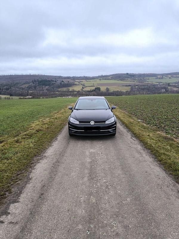 Gebraucht VW Golf VII Trendline 116 PS (85 kW) 2017 Schwarz Limousine