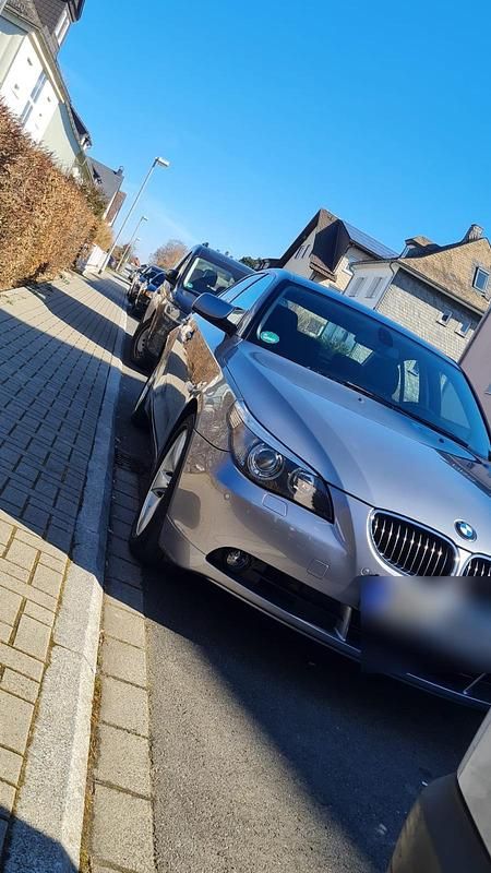 Gebraucht BMW 525 177 PS (130 kW) 2007 Silber Limousine