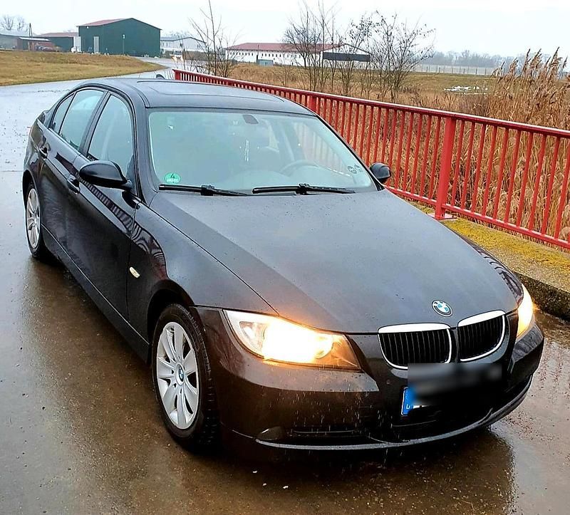 Gebraucht BMW 320 150 PS (110 kW) 2005 Schwarz Limousine