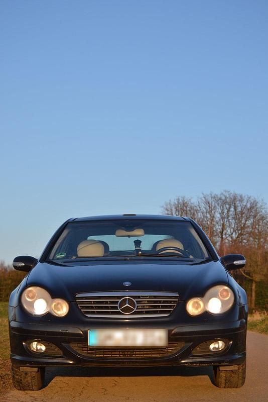 Blau Gebraucht 2004 Mercedes C200 Coupé | 1.600 € (Guter Preis) - Bild 1/4