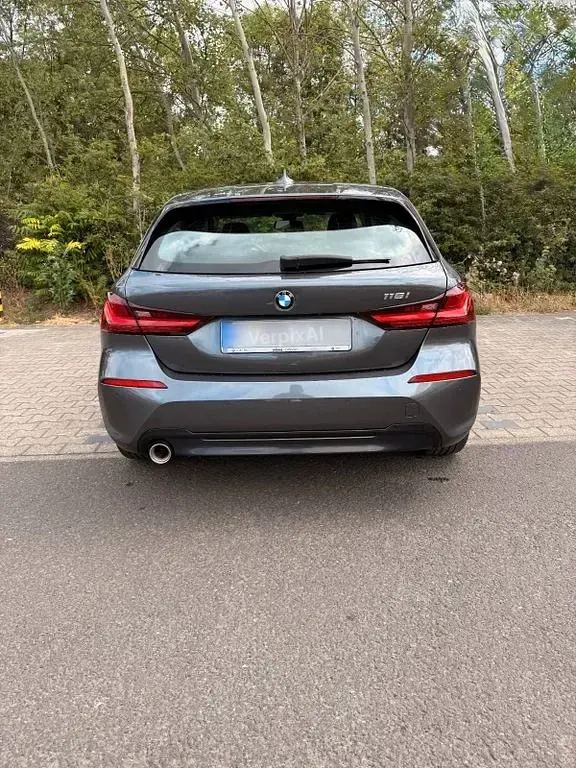 Gebraucht BMW 118 Sport Line 140 PS (102 kW) 2019 Grau Limousine