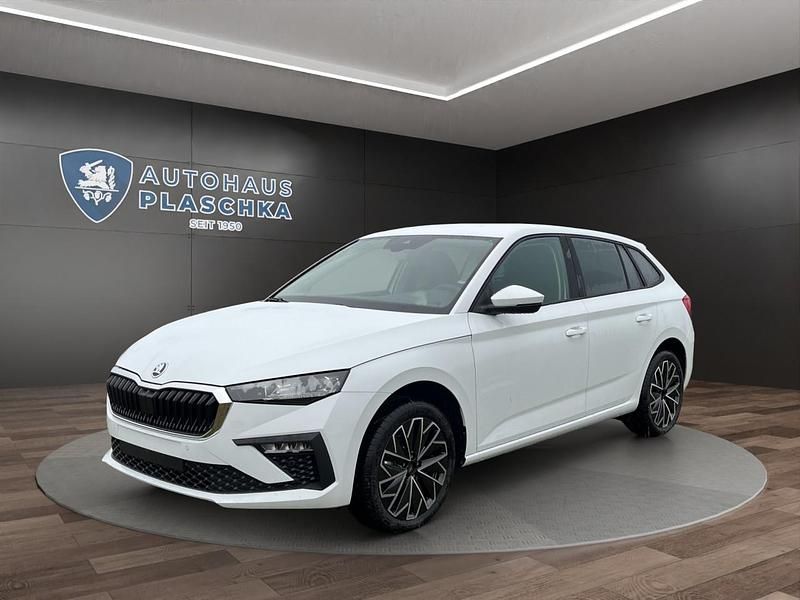 Moonweiß perleffekt Gebraucht 2024 Skoda Scala Tour Kleinwagen | 35.495 € - Bild 1/4