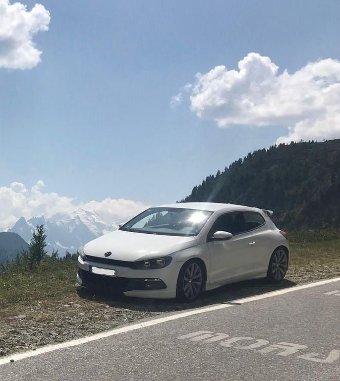 Usata VW Scirocco 200 CV (147 kW) 2009 Bianco Coupé