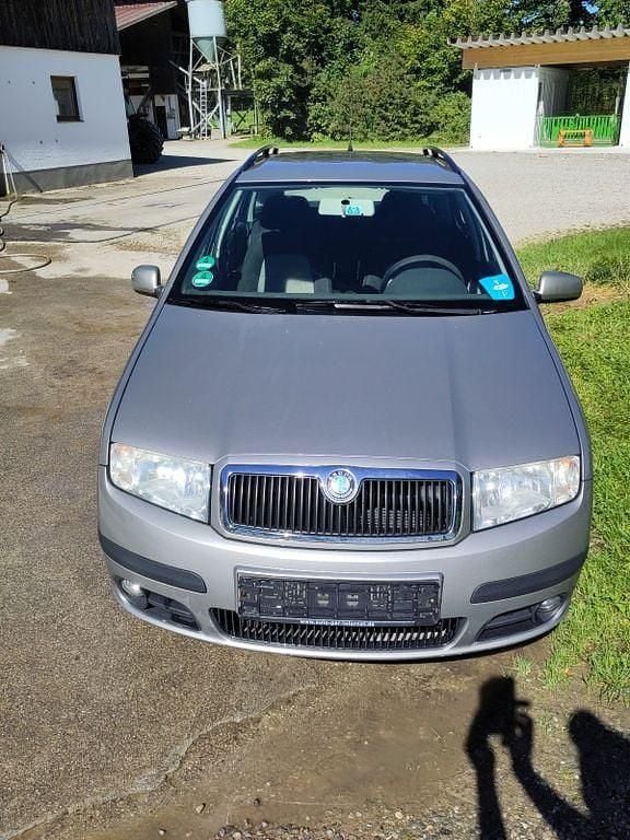 Silber Gebraucht 2007 Skoda Fabia Classic Kleinwagen | 520 € (Superpreis) - Bild 1/4