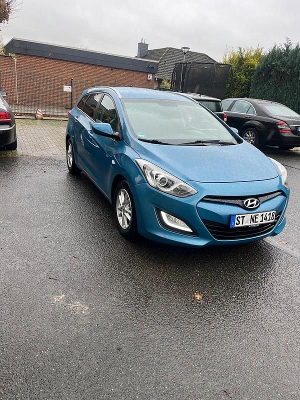 Blau Gebraucht 2013 Hyundai i30 Kombi | 6.800 € (Superpreis) - Bild 1/4
