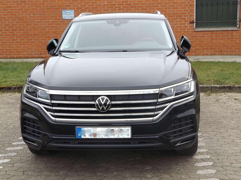 Gebraucht VW Touareg 231 PS (169 kW) 2022 Schwarz SUV