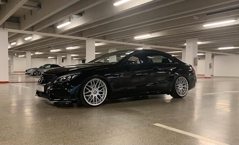 Gebraucht Mercedes E220 AMG line 170 PS (125 kW) 2016 Schwarz Coupé