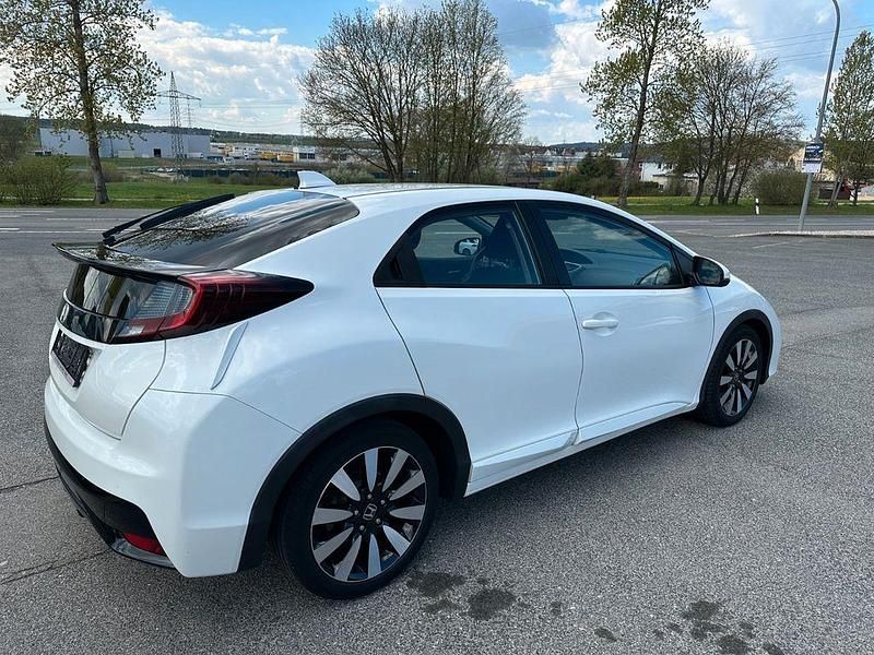 Gebraucht Honda Civic Elegance 141 PS (103 kW) 2015 Weiß Limousine