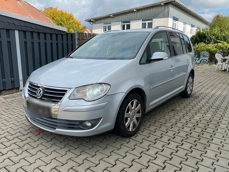 Silber Gebraucht 2009 VW Touran Van / Kleinbus | 2.000 € (Superpreis) - Bild 1/4