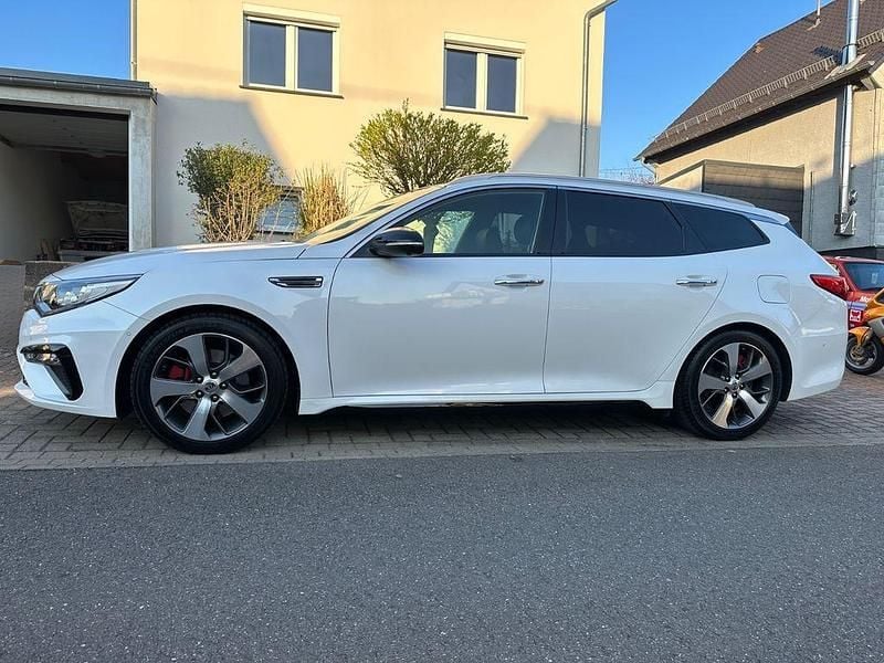 Weiß Gebraucht 2019 Kia Optima Kombi | 25.000 € (Teuer) - Bild 1/4
