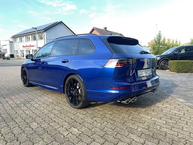 Gebraucht VW Golf VIII R 333 PS (244 kW) 2025 Blau Kombi