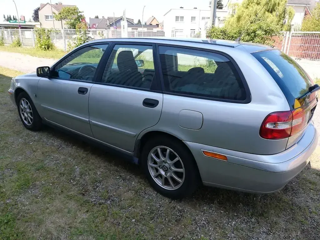 Gebraucht Volvo V40 122 PS (89 kW) 2003 Silber Kombi