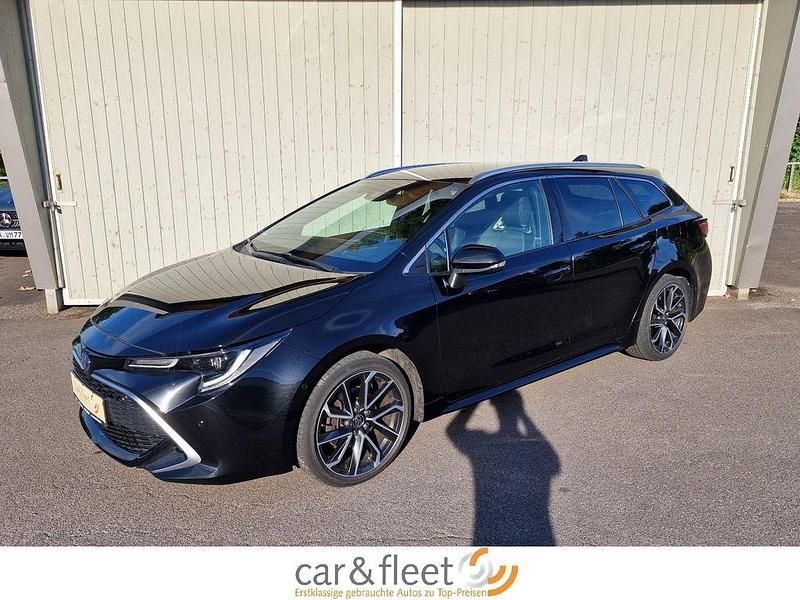 Night time black Gebraucht 2022 Toyota Corolla Lounge Kombi | 23.990 € (Fairer Preis) - Bild 1/4